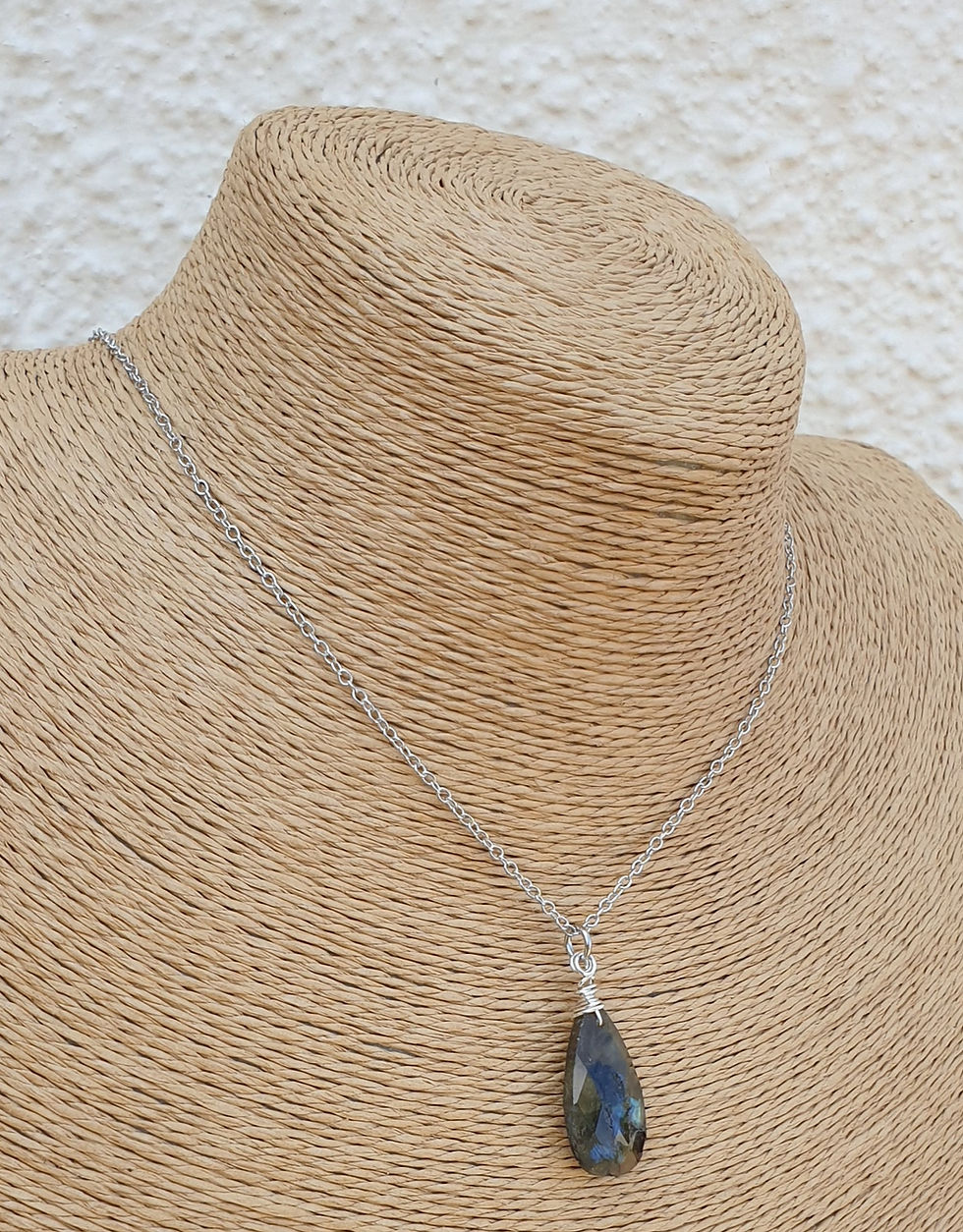 Thumbnail: Labradorite necklace 