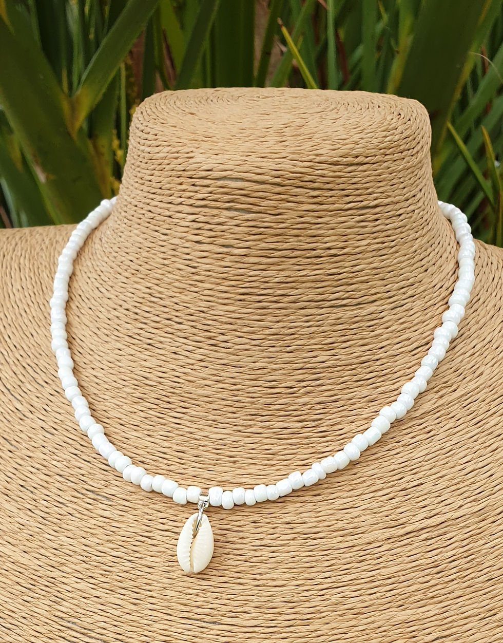 Thumbnail: Cowrie shell necklace WHITE