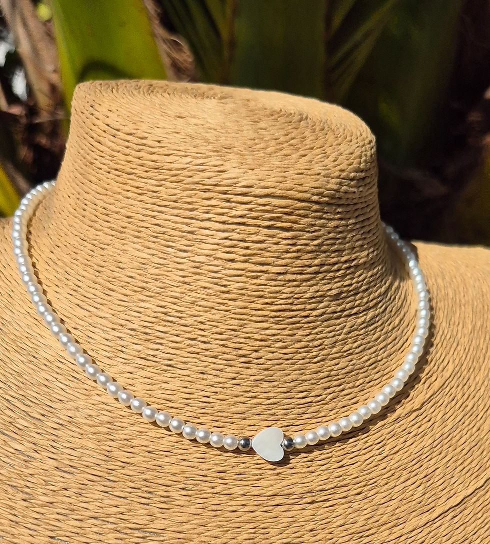 Thumbnail: Mother of pearl heart Necklace Choker 
