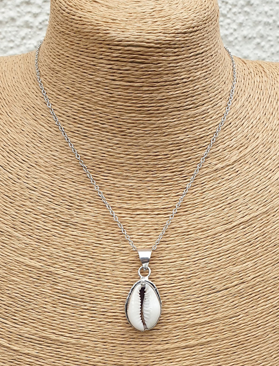 Thumbnail: Cowrie shell necklace 