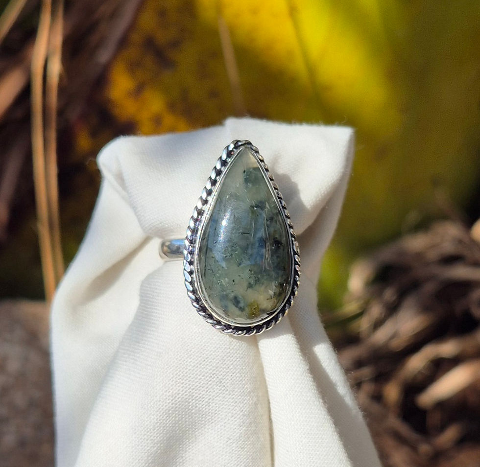 Thumbnail: Prehnite Ring Size Q
