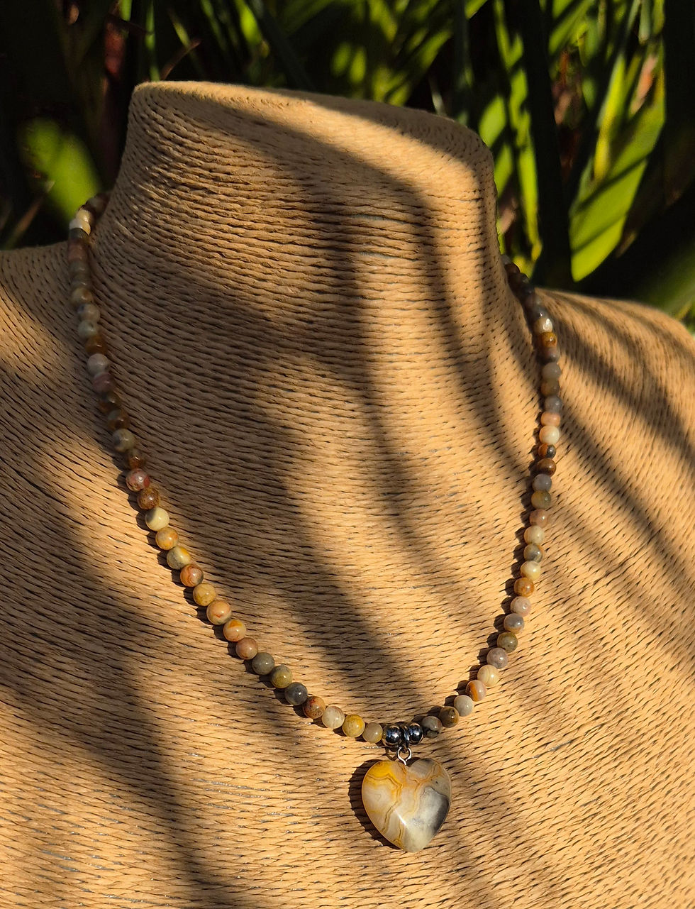 Thumbnail: Crazy Lace Agate heart Necklace 