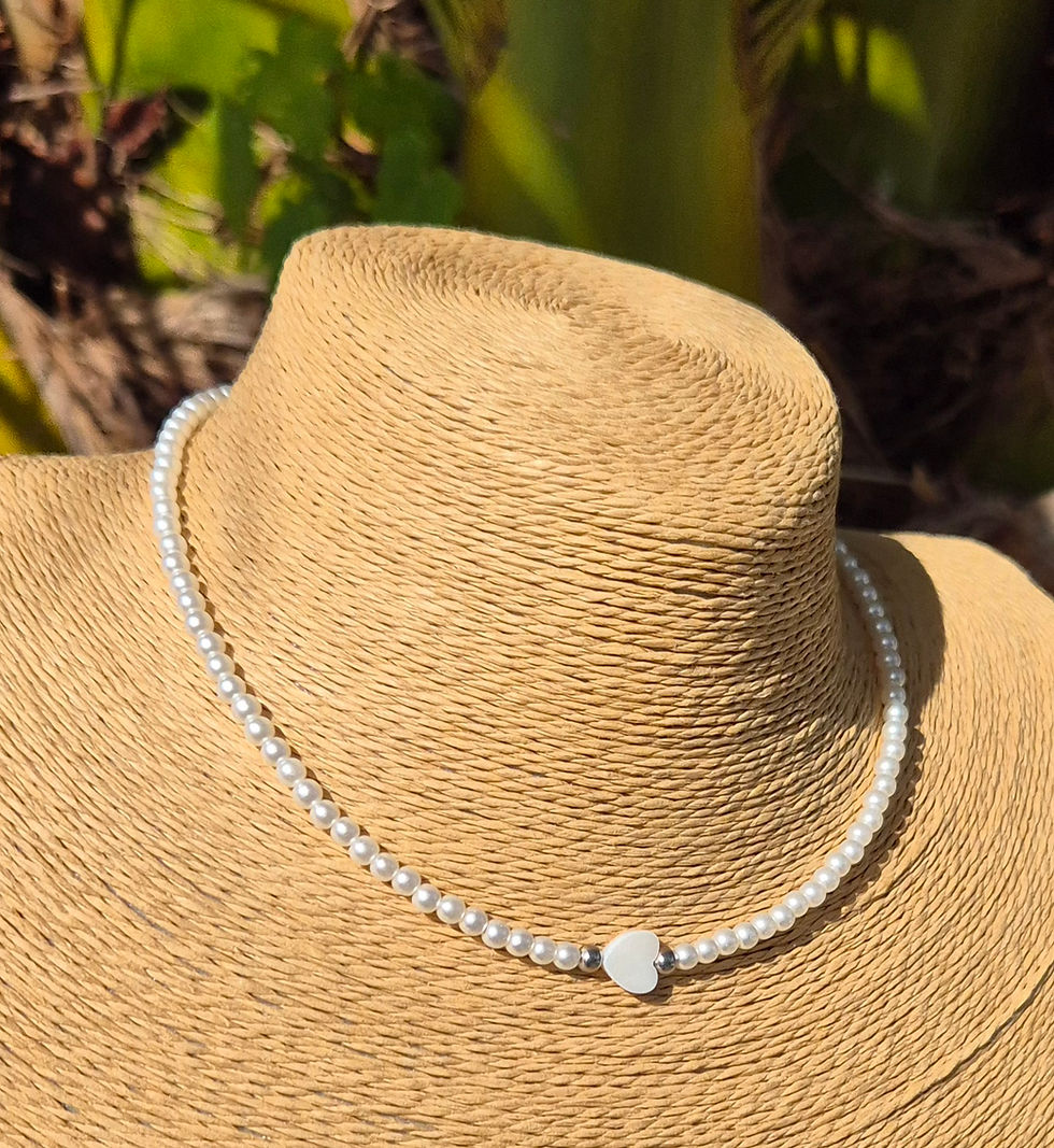 Thumbnail: Mother of pearl heart Necklace Choker 