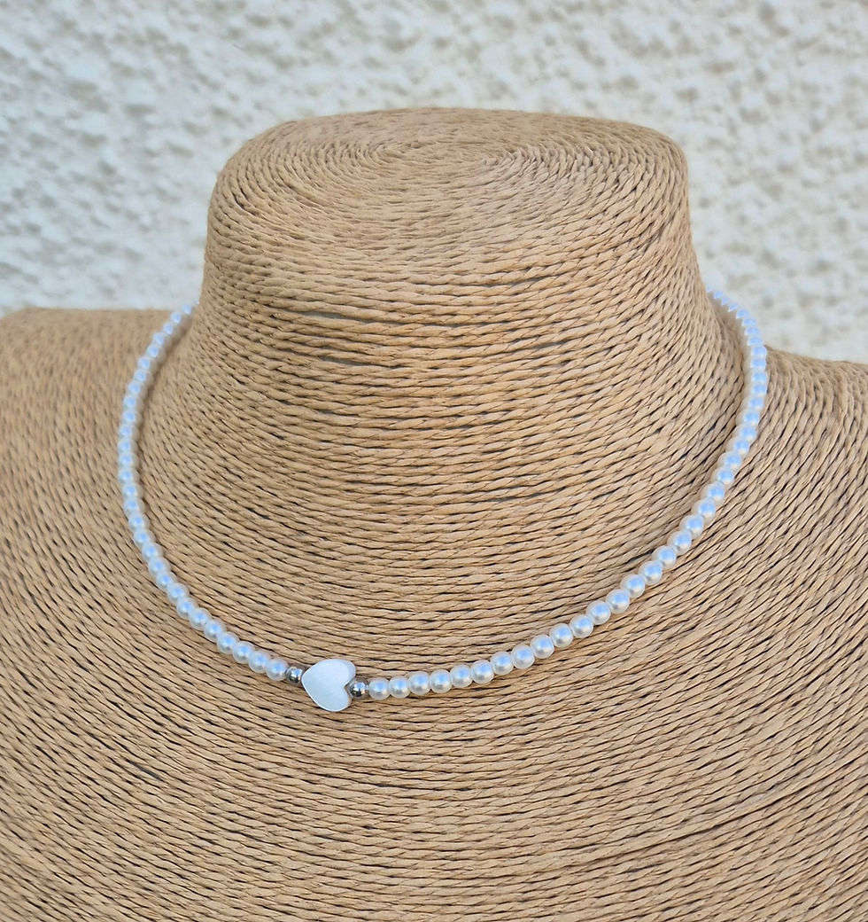 Thumbnail: Mother of pearl heart Necklace Choker 