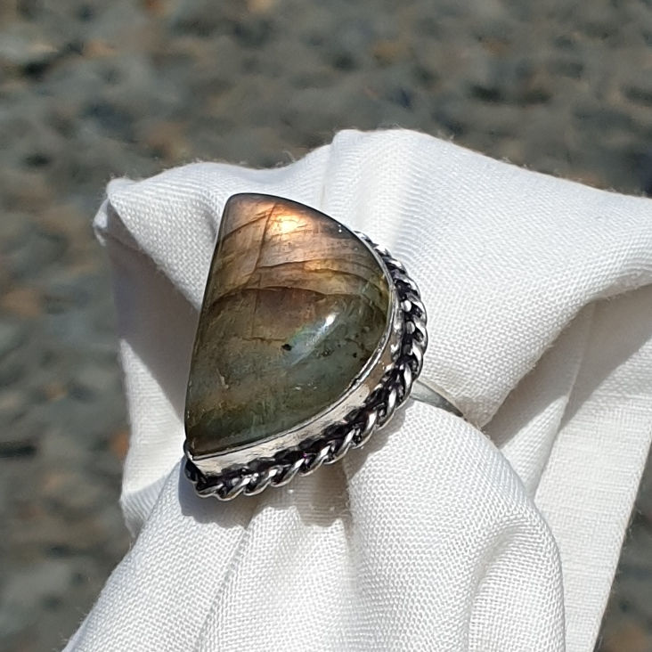 Thumbnail: Labradorite ring size P 