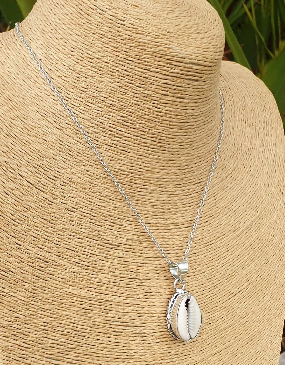 Thumbnail: Cowrie shell necklace 