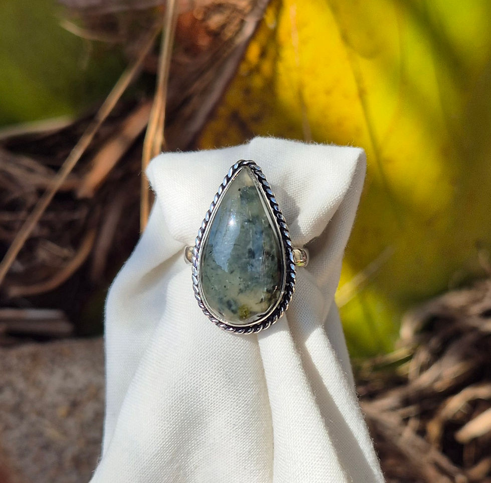 Thumbnail: Prehnite Ring Size Q