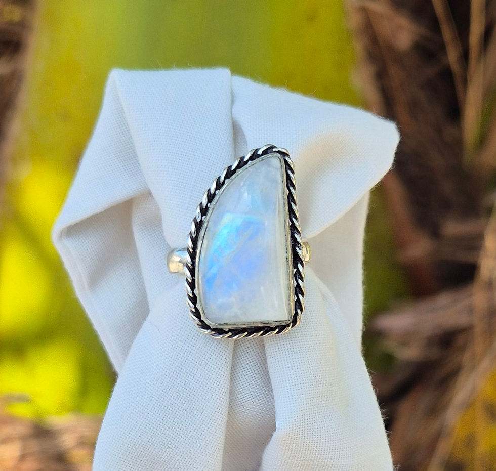Thumbnail: Moonstone Ring Size M
