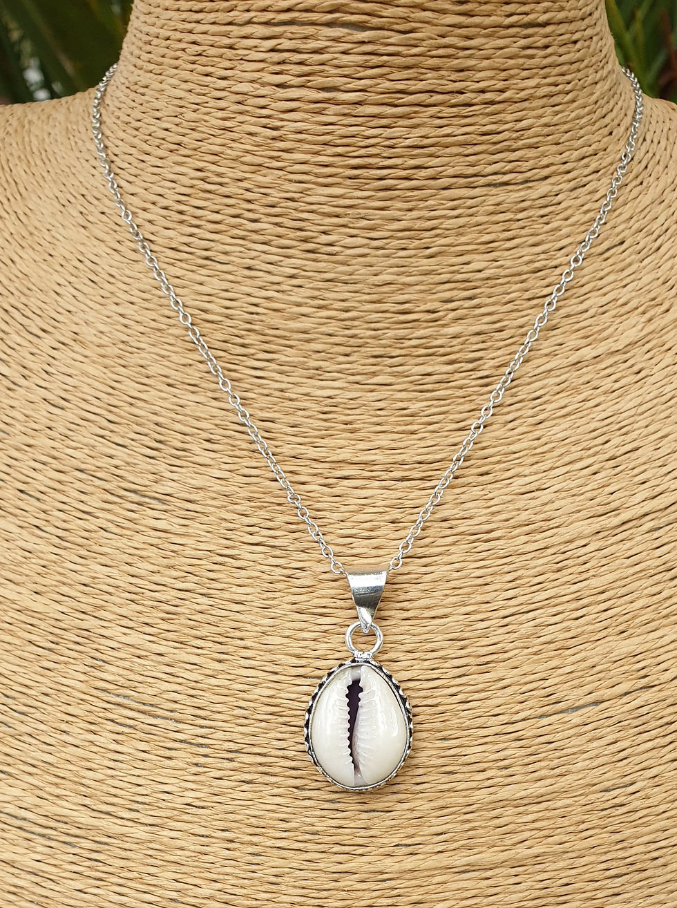 Thumbnail: Cowrie shell necklace 