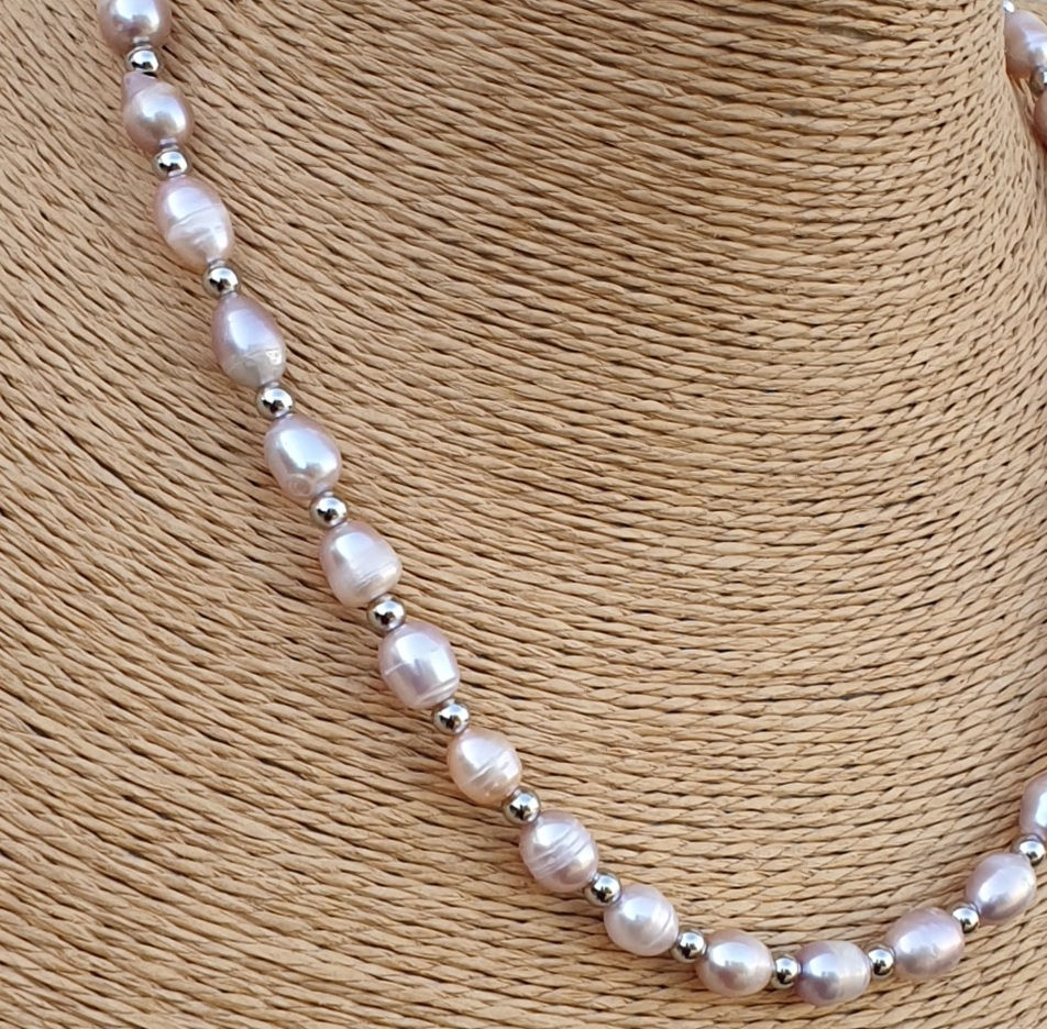 Thumbnail: Freshwater pearl necklace 