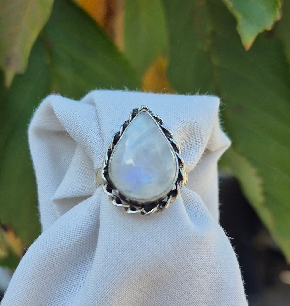 Thumbnail: Moonstone Ring Size M