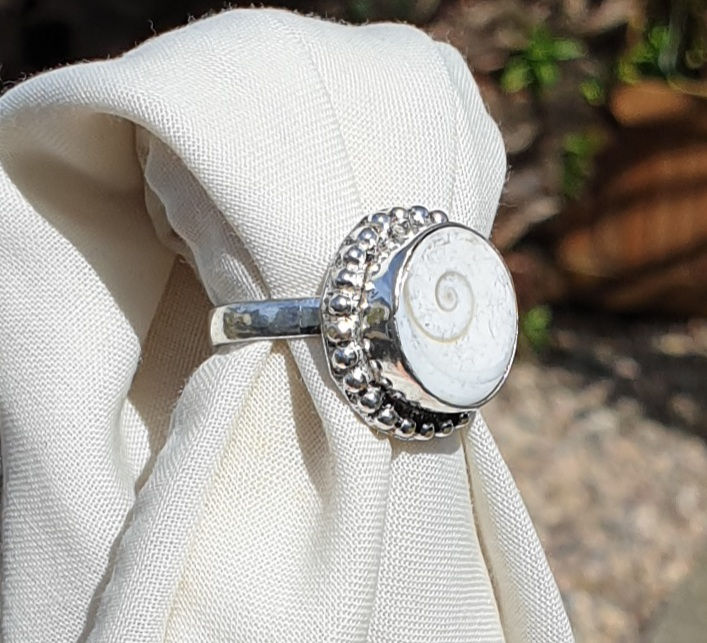 Thumbnail: Shiva shell ring size S