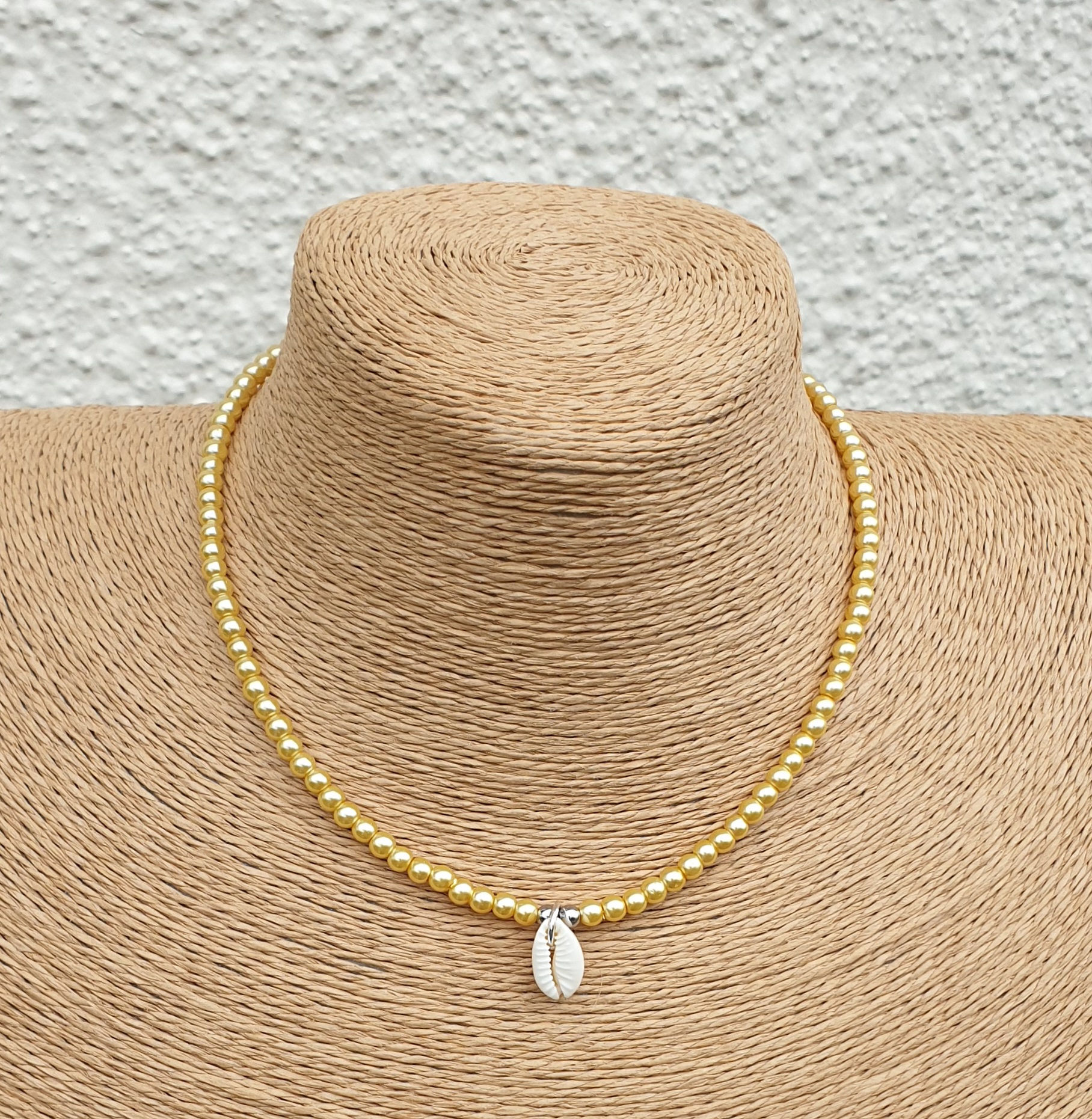 Cowrie shell necklace GOLD