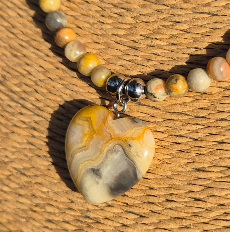 Thumbnail: Crazy Lace Agate heart Necklace 
