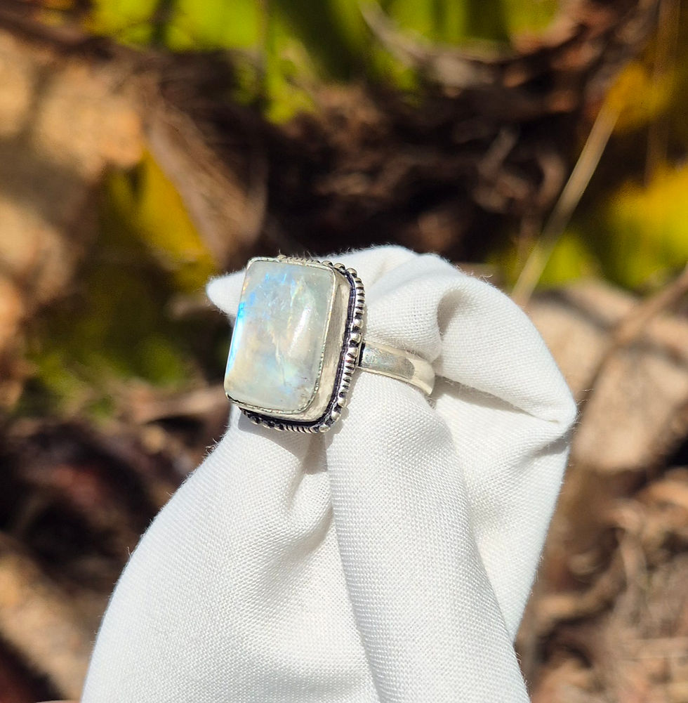 Thumbnail: Moonstone Ring Size M