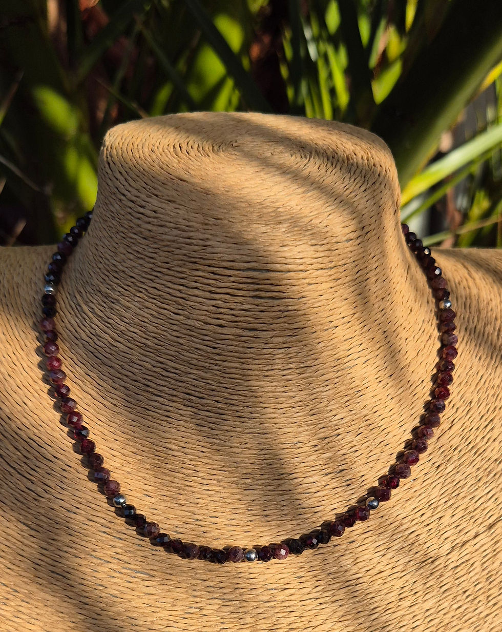 Thumbnail: Red Garnet Necklace 