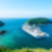 Kreuzfahrtschiff auf der Insel
