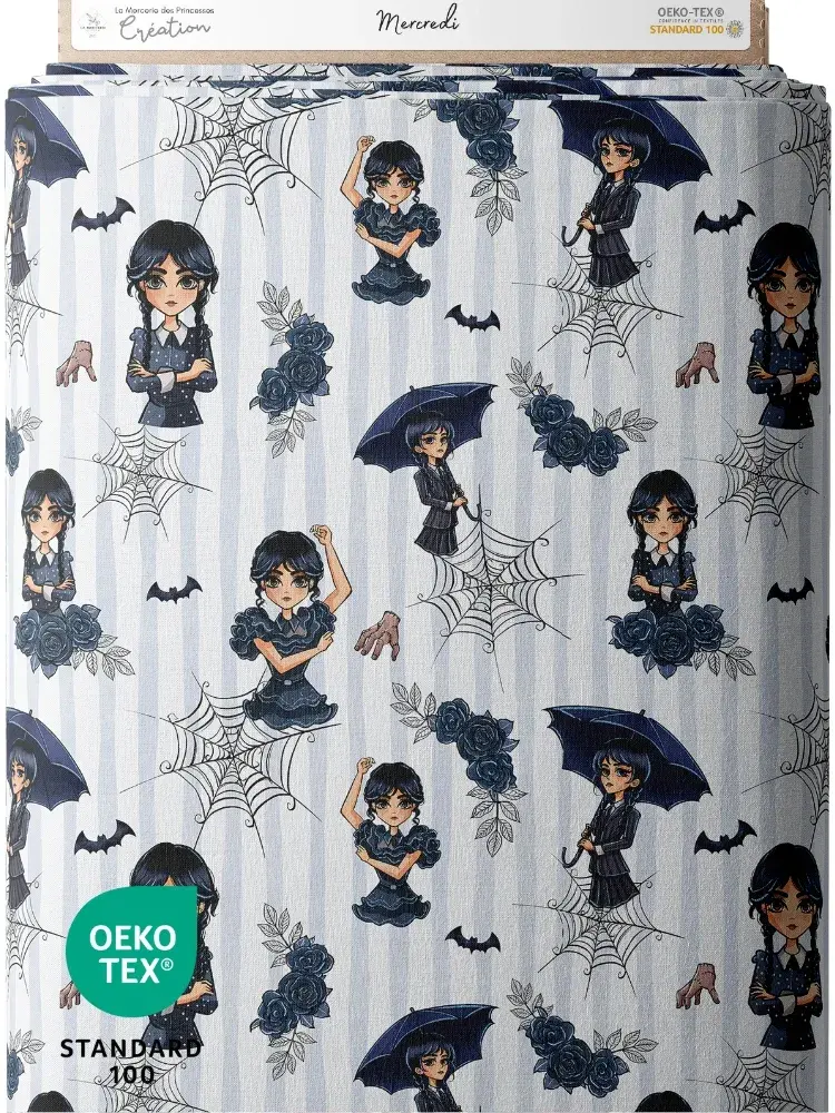 Tissu coton imprimé Mercredi Oeko-Tex, motifs gothiques avec roses, chauves-souris et toiles d'araignée.