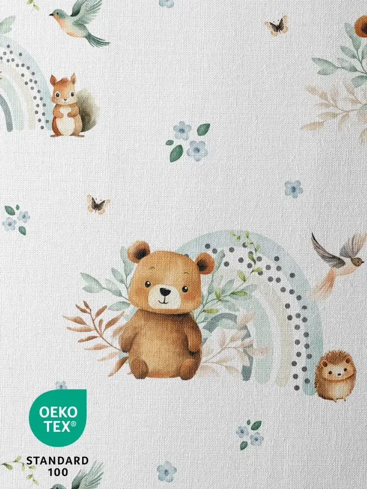 Gros plan sur le tissu coton imprimé Tendre Petit Ourson, idéal pour créations douces et originales, certifié Oeko-Tex.
