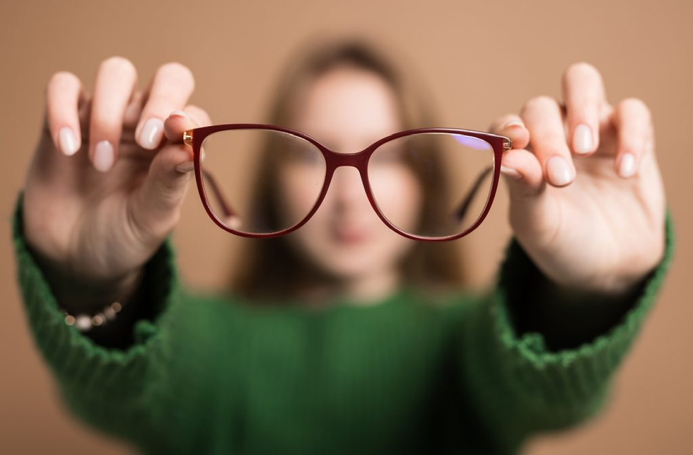 Why Is My Vision Suddenly Blurry? Common Causes & Treatment