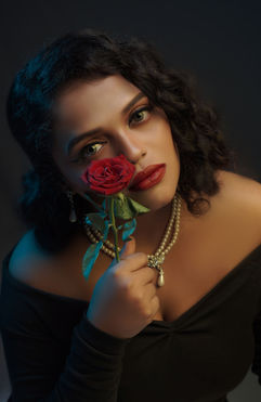 fashion photography, model portfolio, retro, mumbai, red lipstick