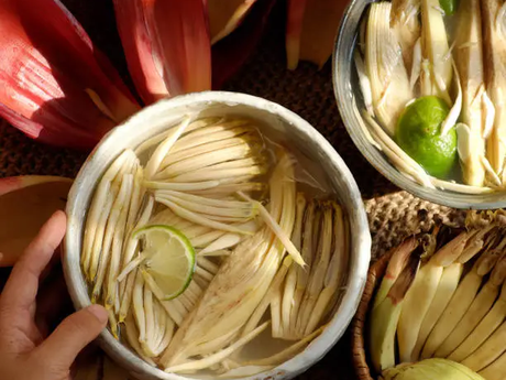 From Jackfruit to Banana Blossom: Your Guide to Trending Vegan Seafood