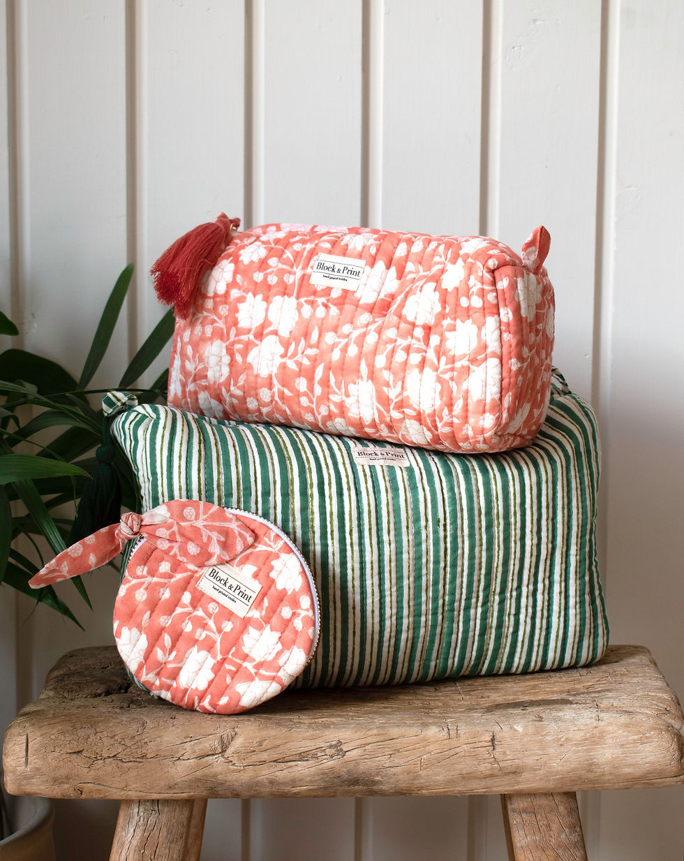 Thumbnail: Pink Daisy Make-up Bag