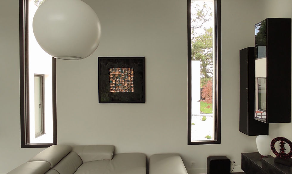Vue de face de Phénix 2 dasn sun intérieur moderne.