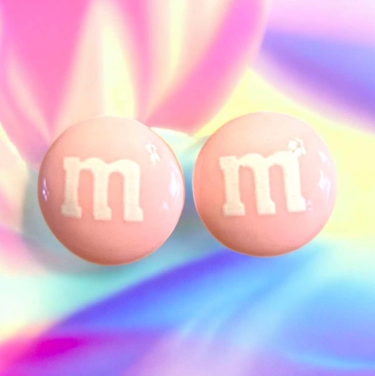 M&M