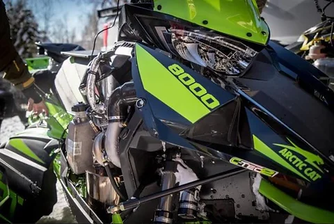 Arctic Cat M8000 Silber Turbo Cycles Sleds