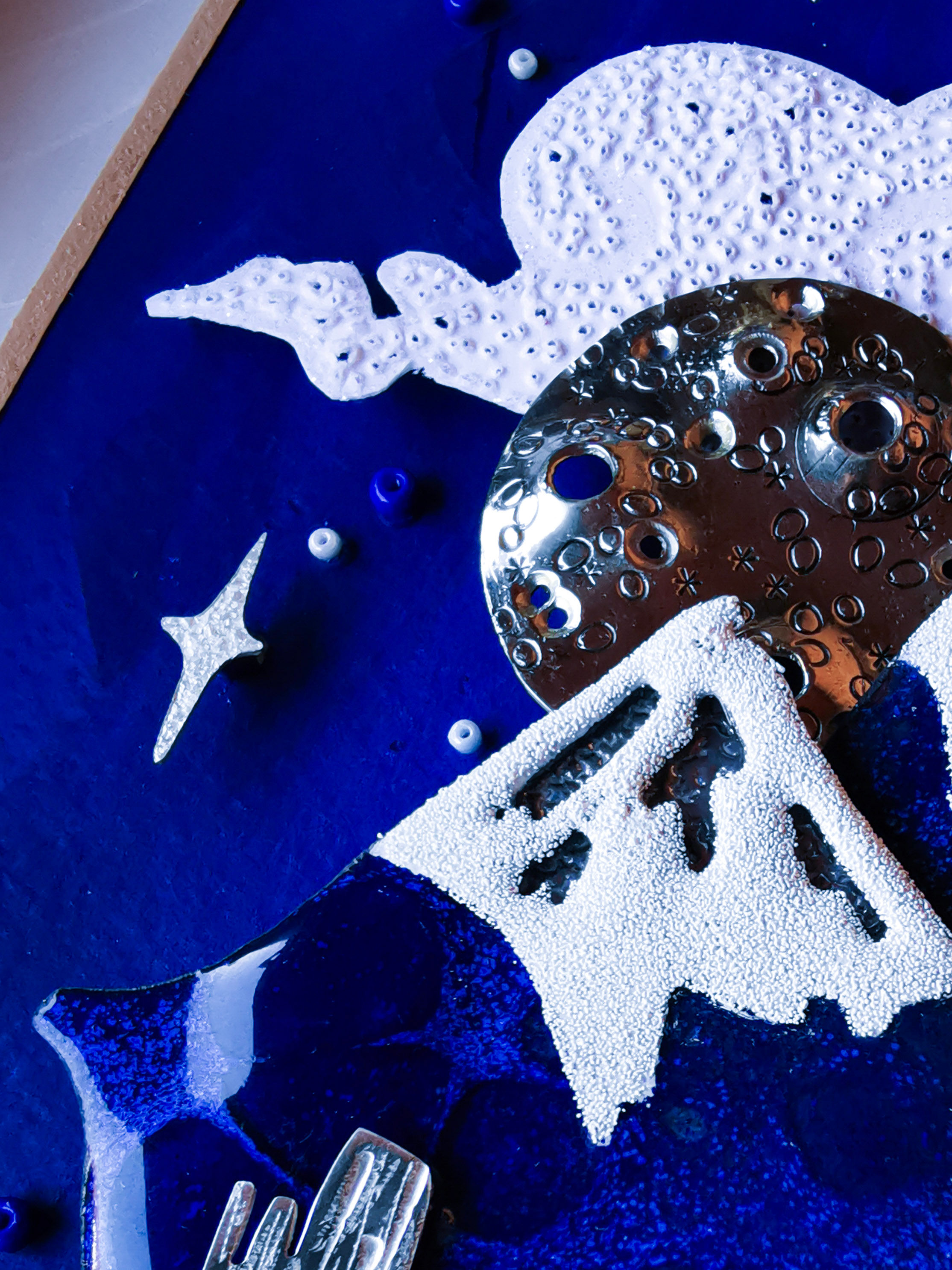 zoom cadre illustré en 3D - univers nocturne en émail sur cuivre,métal et papier