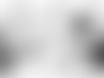 Das Vertriebsteam tauscht sich in einem modernen Büro aus und arbeitet gemeinsam an neuen Lösungen.