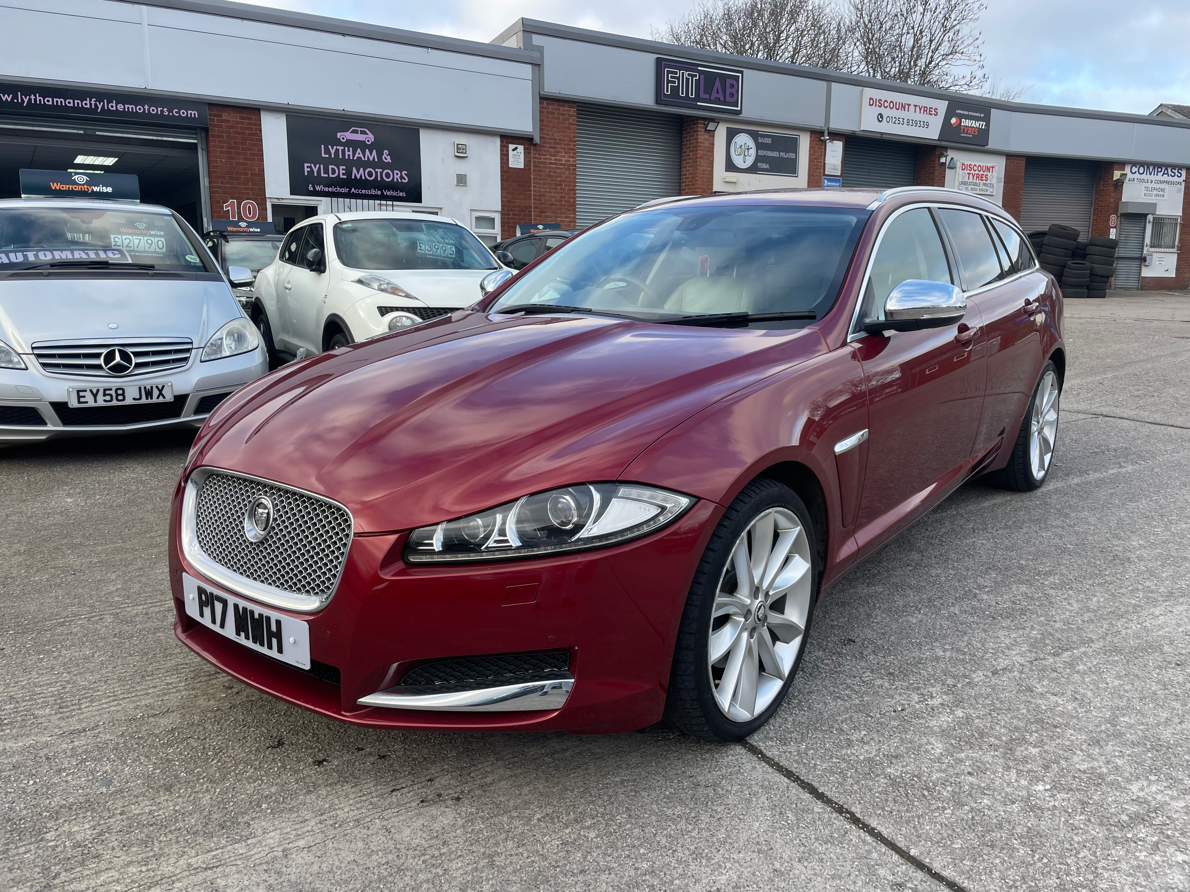 2013 Jaguar XF Estate 2.2 Automatic