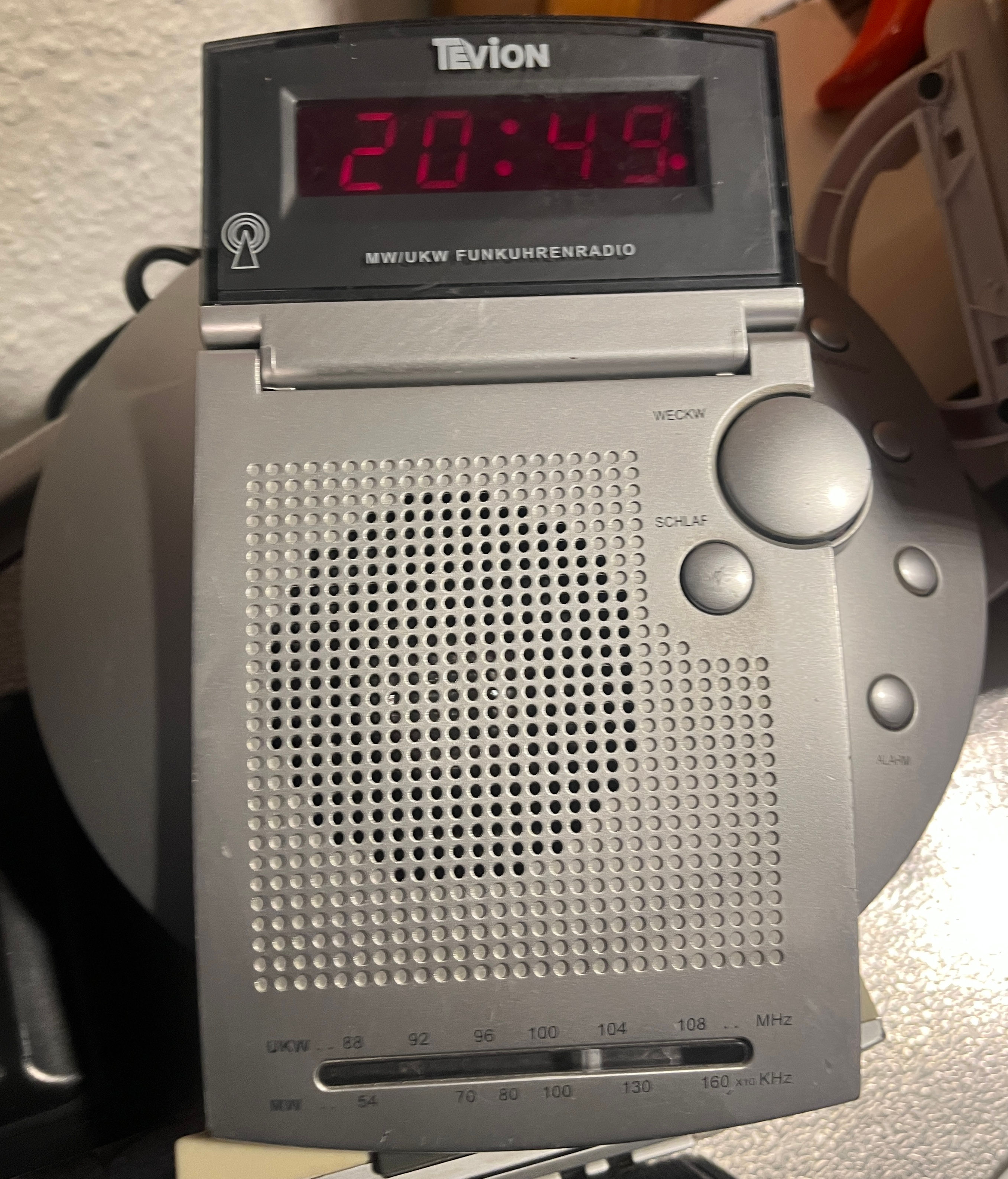 2000er Tevion UKW Funkuhrenradio volle funktion Germany