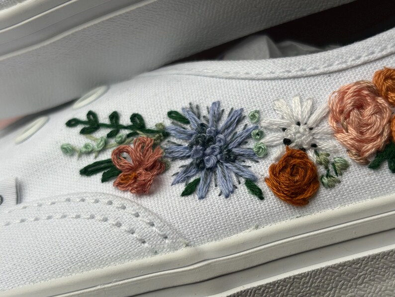 Miniature : Embroidered Bridal Converse - Dark Blue Thistles