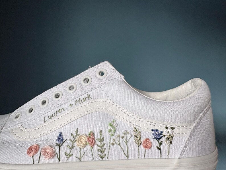 Miniature : Embroidered Wildflower Wedding Sneakers - Low Top Canvas Bridal