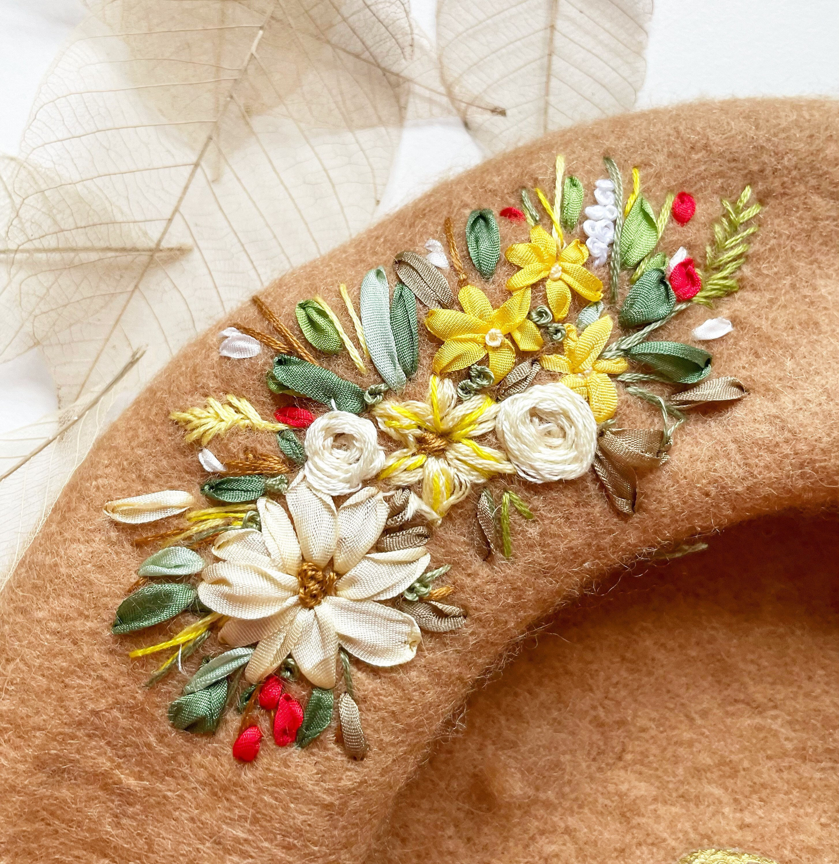 beret with flowers