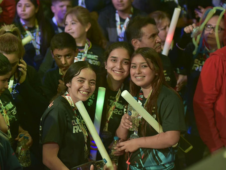 CON ÉXITO LOS ACUÑENSES DISFRUTARON DEL ACUÑA VIVE ELECTRIC RUN Y
DEVELACIÓN DE ESTRELLA DEL CINEAST
