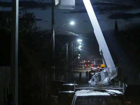 INSTALAN NÚMERO TELEFÓNICO PARA REPORTES DE LÁMPARAS DAÑADAS.