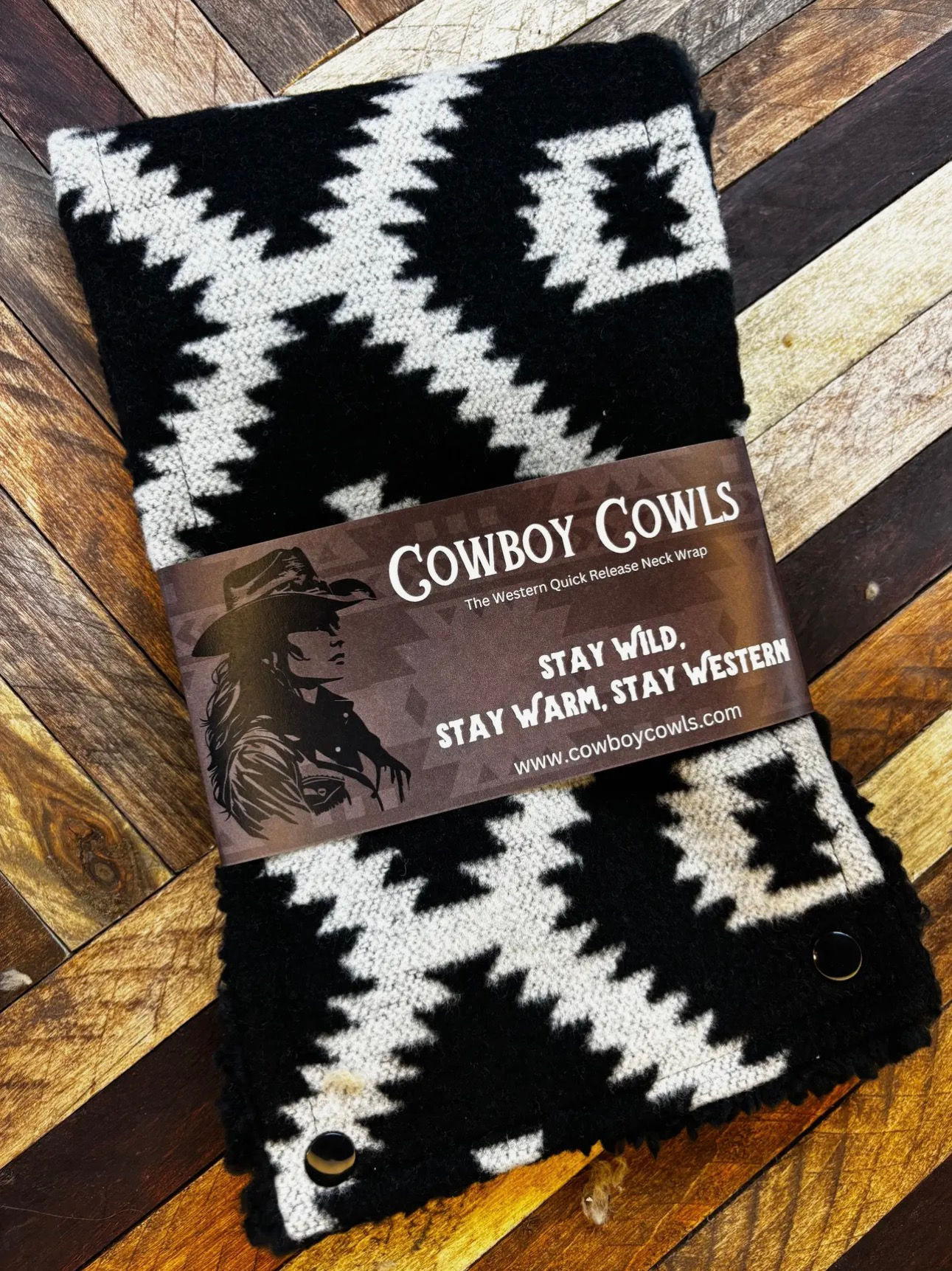 Blk and white Aztec cowl