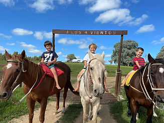 Ale, Manu y Patín.jpeg