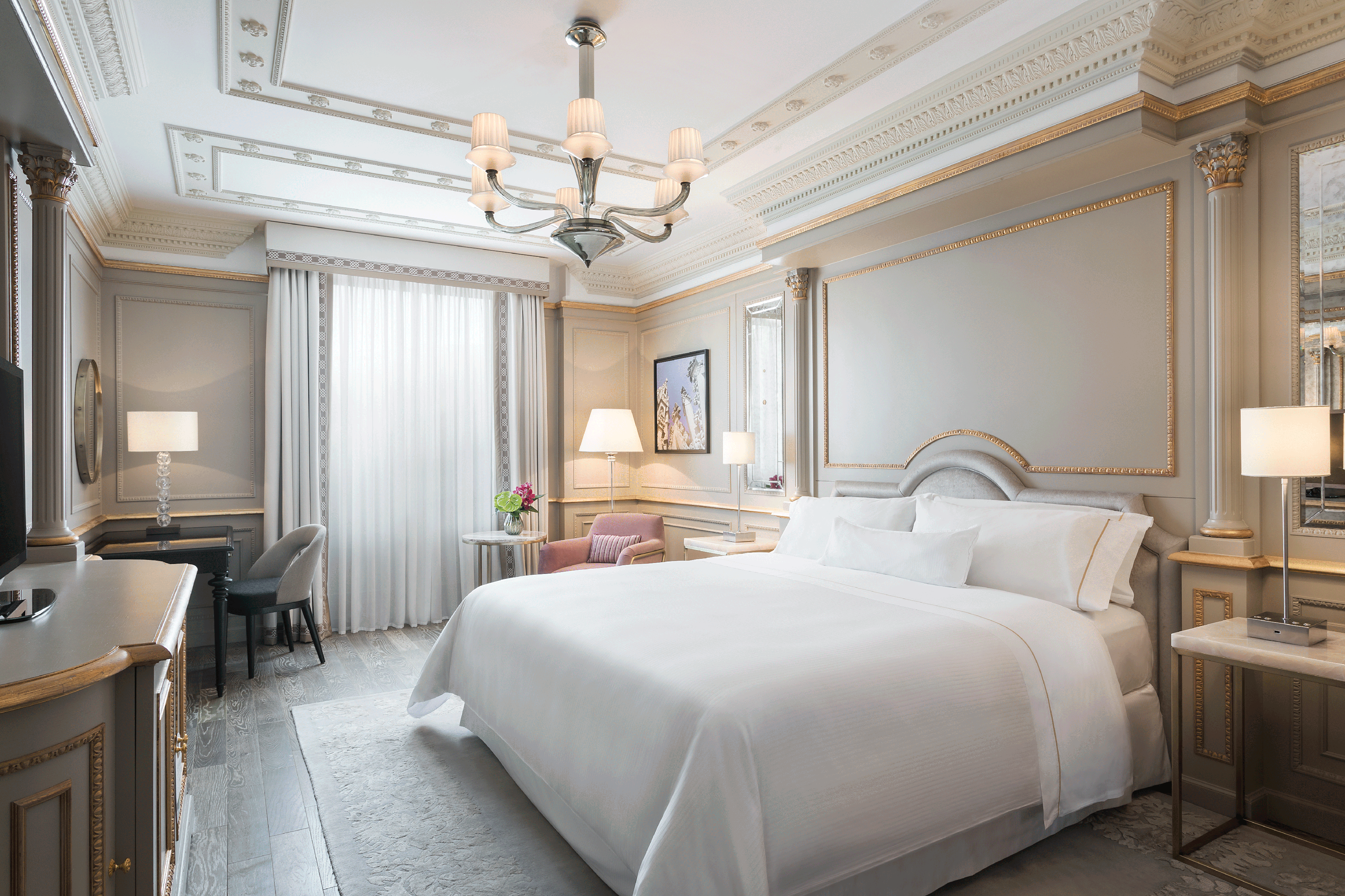 wesMILWIgr-267920-King-Grand-Deluxe-Impe