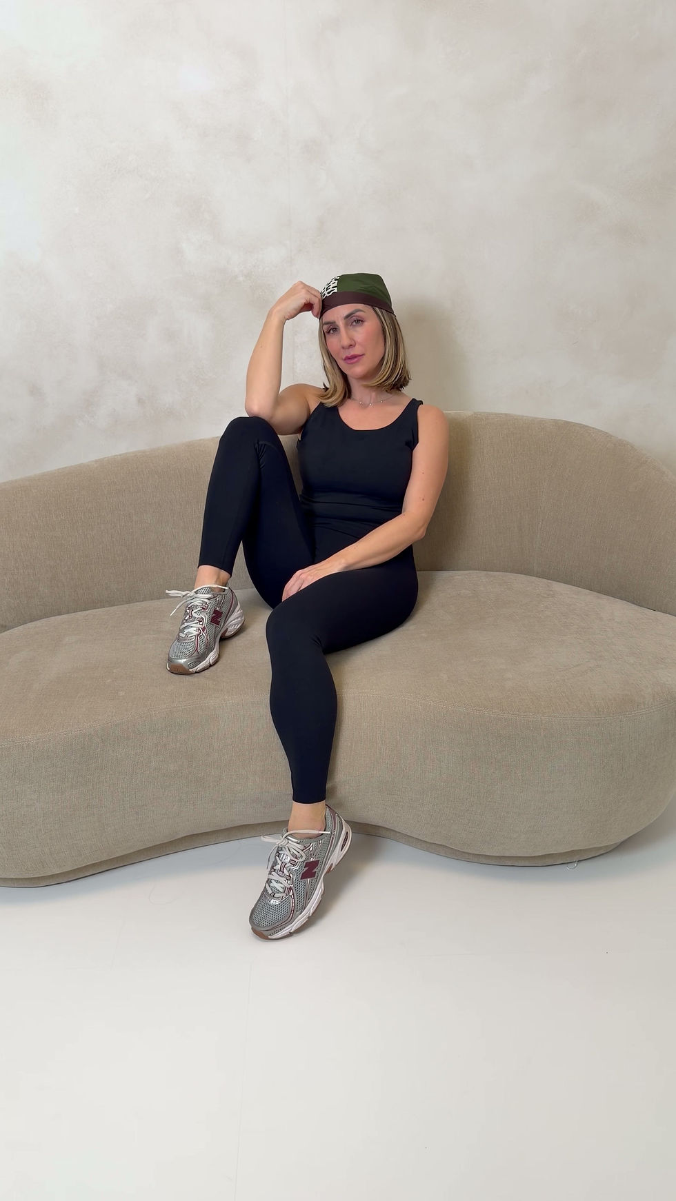 Miniaturbild: ESSENTIAL LEGGINGS – BLACK