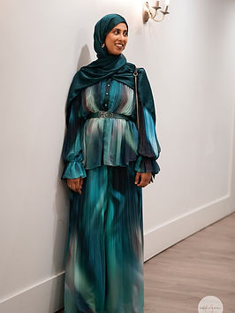 green emerald velvet dress Amazon.com: Womens Muslim Dresses Long Sleeve One-Piece Islamic Prayer Dress  O Neck Slim Fit Islamic Evening Gown Black : Clothing, Shoes & Jewelry main image 0