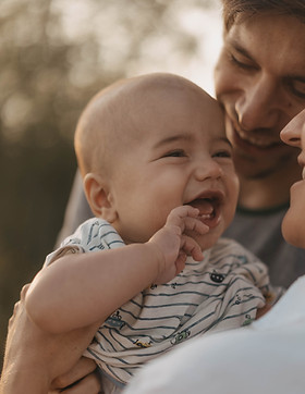 Familie beim Babyshooting