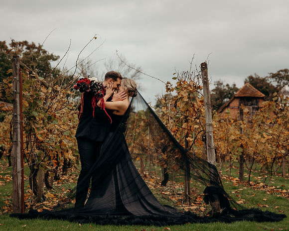 emo bridesmaid dresses  Emo Wedding Dress Ideas: Gothic Romance & Edgy Styles for Your Big Day