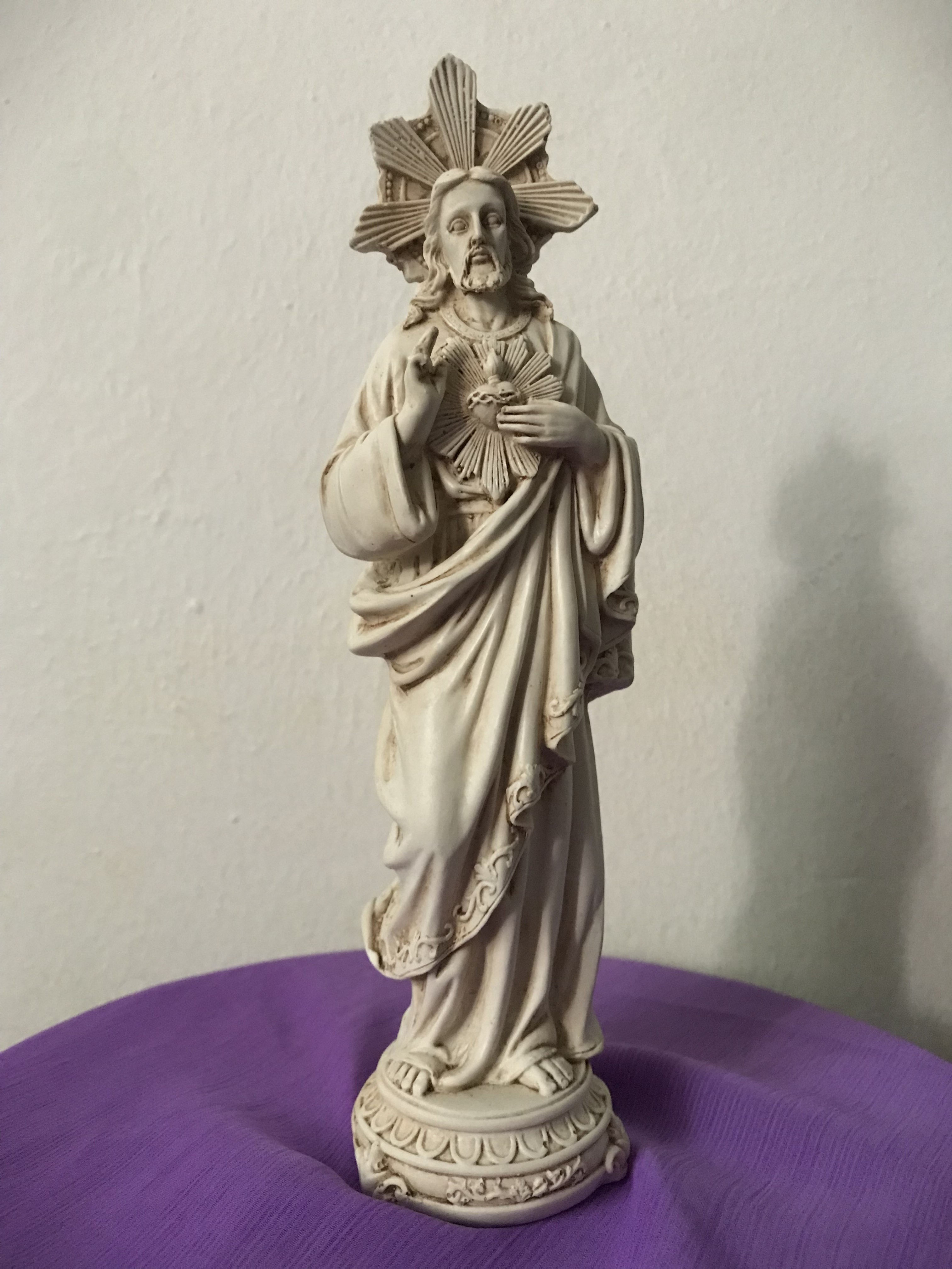 Jesus Halo/Sacred-Heart Statue - 22cm x 6cm