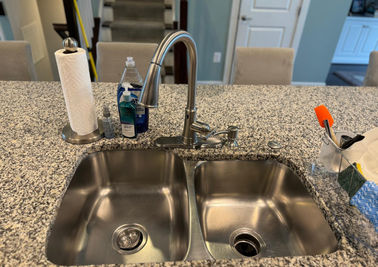 Clean kitchen sink