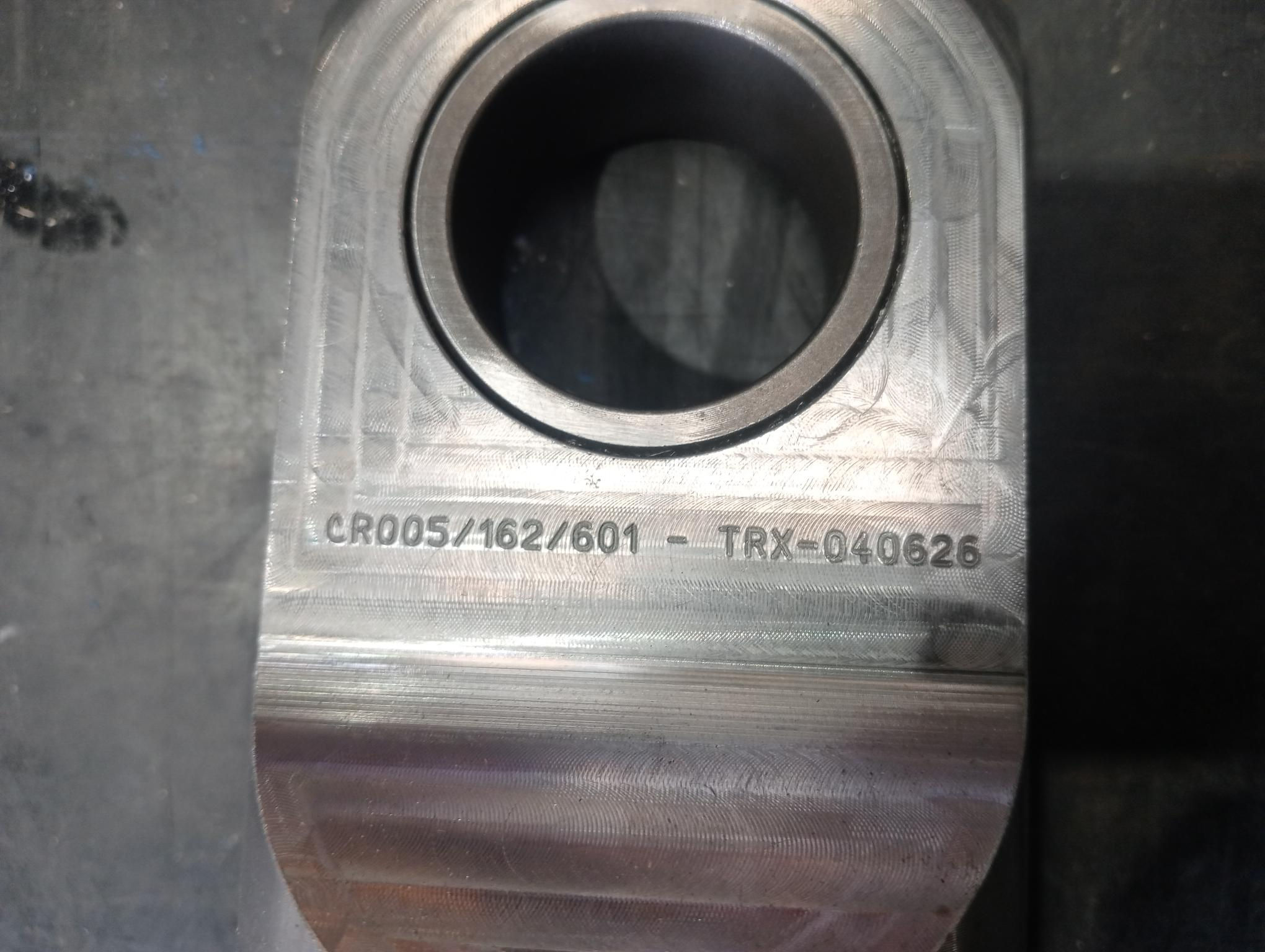 CR005-162-601 TENSION ROD | TEREX®