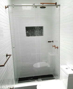 Divisiones-de-baño-en-vidrio-templado-bo